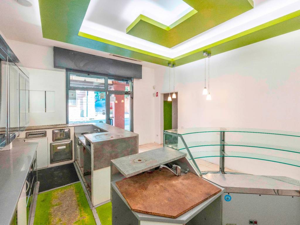 negozio in vendita a Bologna in zona Saffi