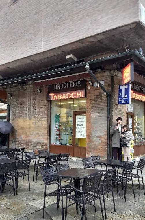 negozio in vendita a Bologna in zona Centro Storico