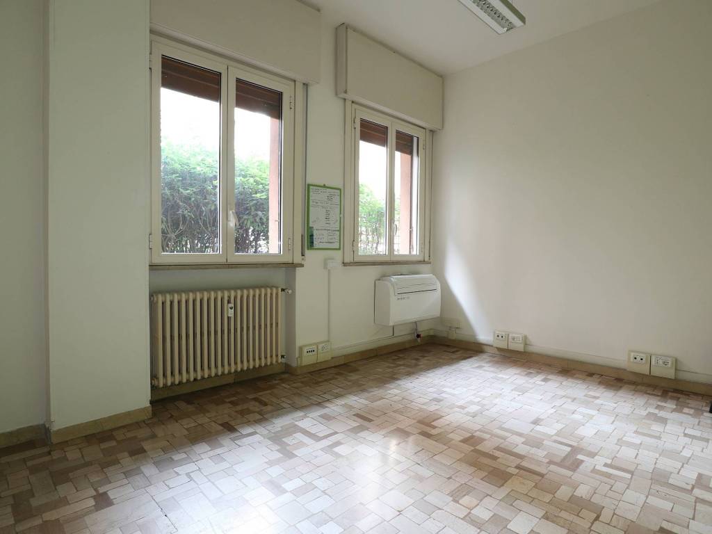 ufficio in vendita a Bologna
