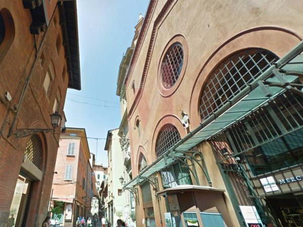 locale commerciale in vendita a Bologna in zona Centro Storico