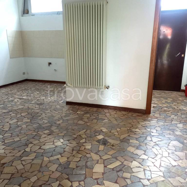 negozio in vendita a Bologna in zona Savena