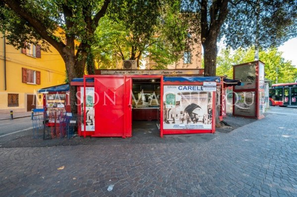 negozio in vendita a Bologna in zona San Vitale