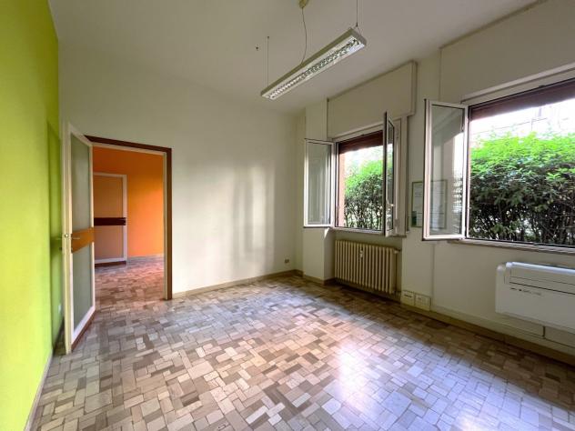 ufficio in vendita a Bologna in zona Quartiere Porto