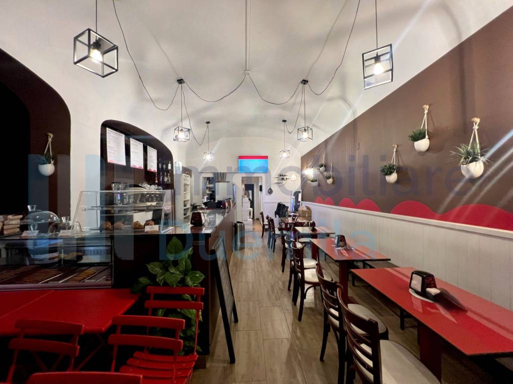 negozio in vendita a Bologna in zona Santo Stefano