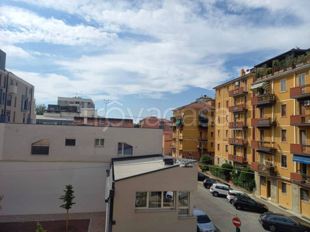 appartamento in vendita a Bologna in zona Saffi
