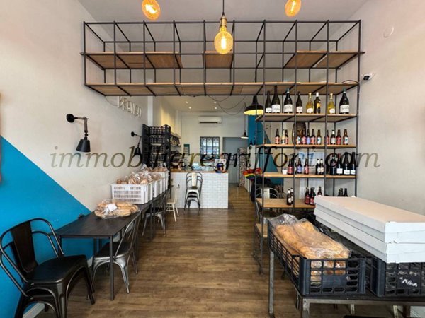 negozio in vendita a Bologna in zona Lame