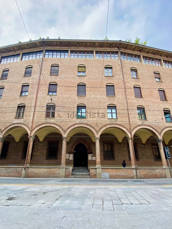 appartamento in vendita a Bologna in zona Santo Stefano