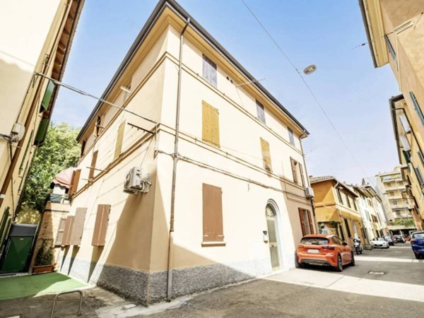 appartamento in vendita a Bologna in zona Saragozza