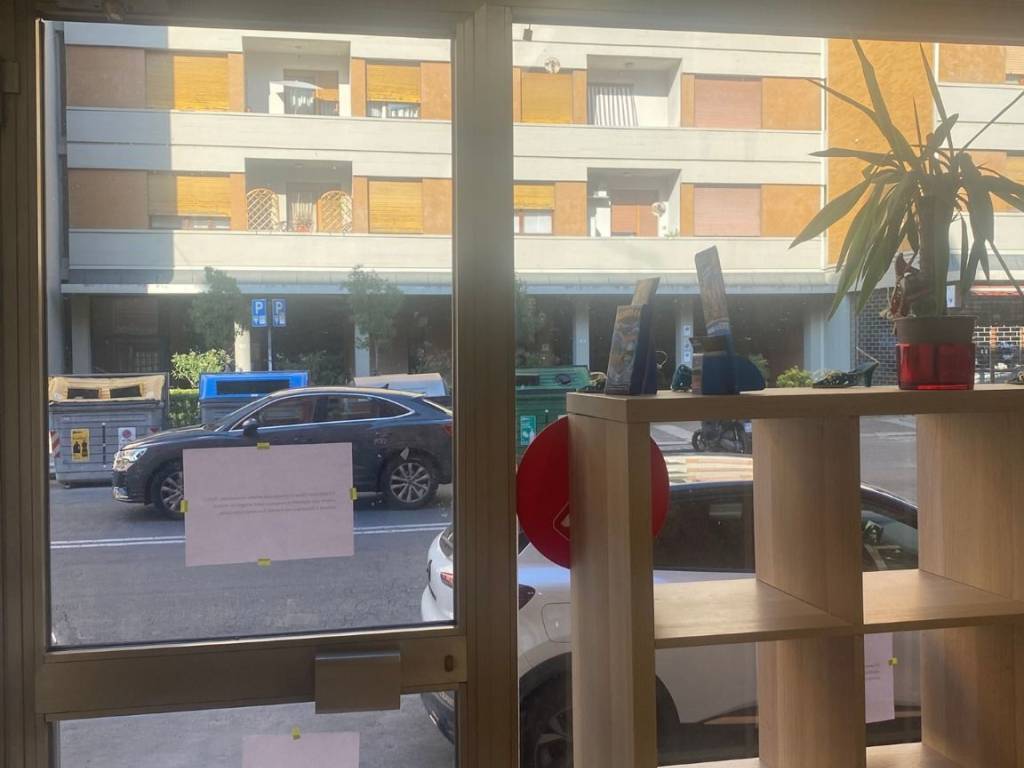 negozio in vendita a Bologna in zona Saffi