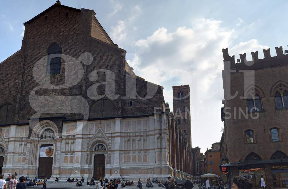negozio in vendita a Bologna in zona Centro Storico