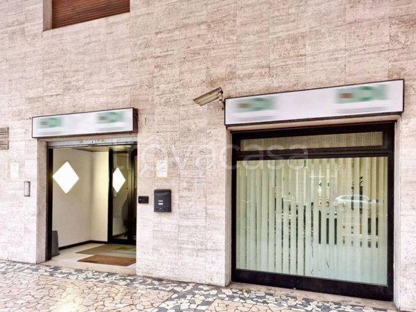 ufficio in vendita a Bologna in zona Quartiere Porto