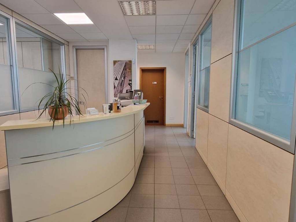 ufficio in vendita a Bologna in zona San Vitale