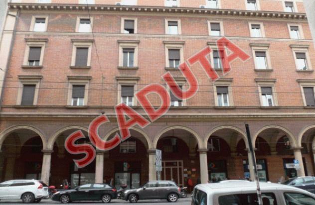 locale commerciale in vendita a Bologna