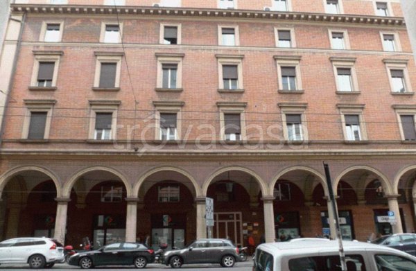locale commerciale in vendita a Bologna
