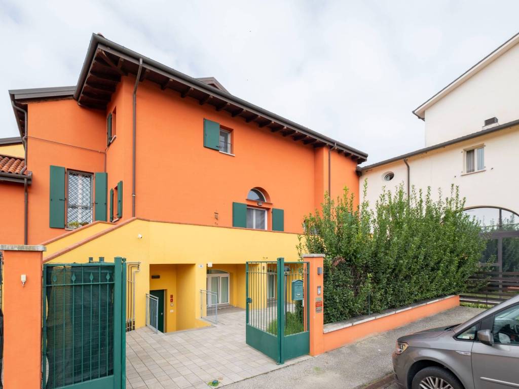 ufficio in vendita a Bologna in zona Bolognina