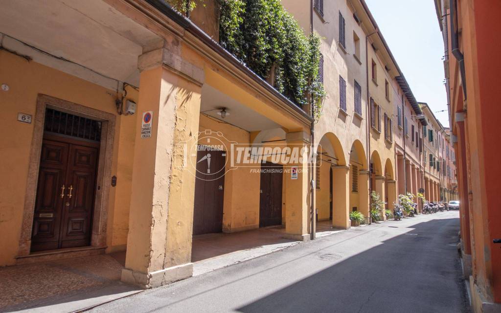 trivano in vendita a Bologna in zona Santo Stefano
