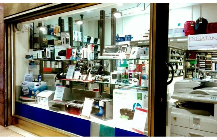 negozio in vendita a Bologna in zona Centro Storico