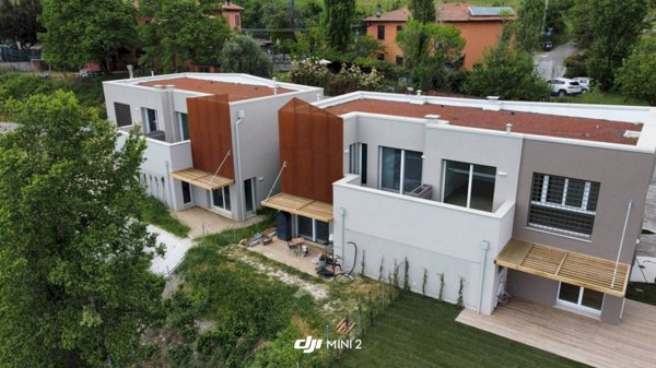 casa indipendente in vendita a Bologna in zona Colli