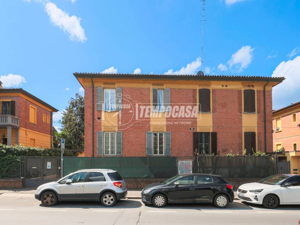 appartamento in vendita a Bologna in zona Saragozza