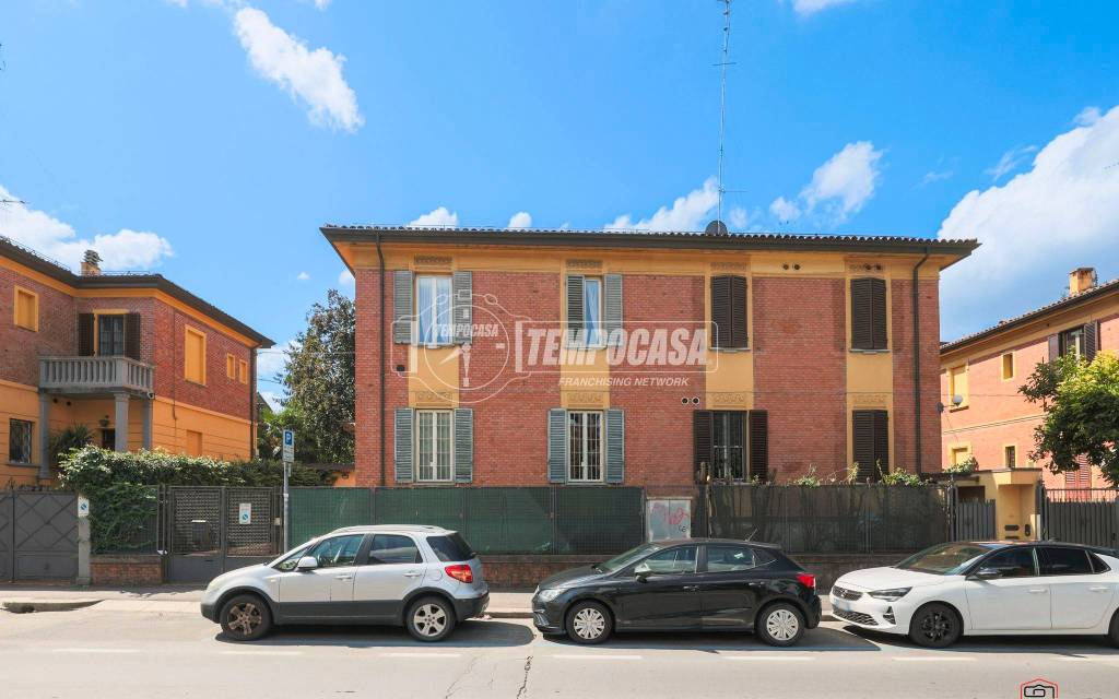 appartamento in vendita a Bologna in zona Saragozza