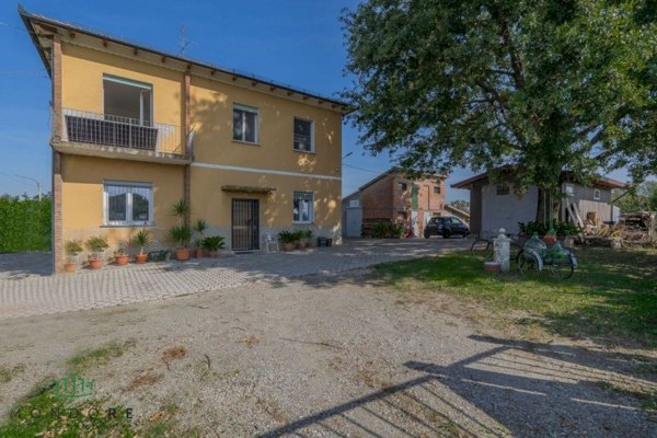 casa indipendente in vendita a Bologna in zona San Nicolò Di Villola