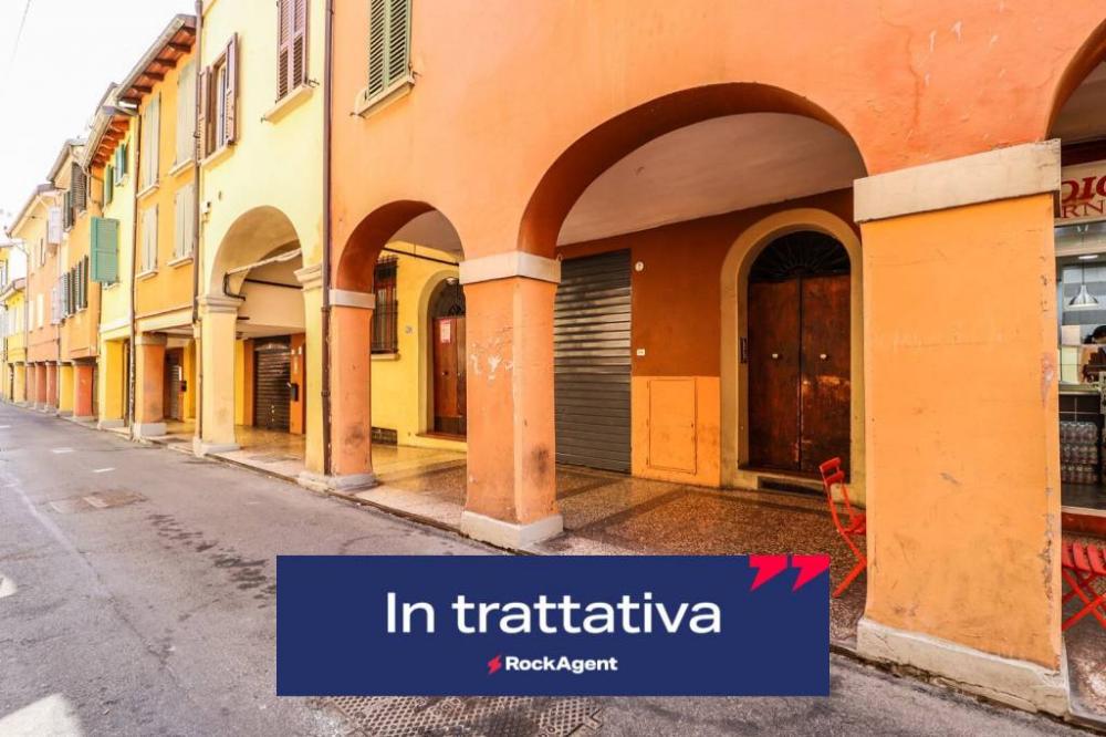 negozio in vendita a Bologna in zona Centro Storico