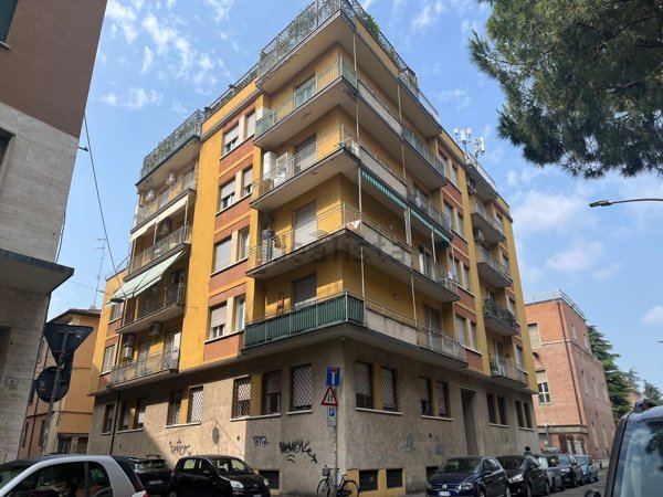 appartamento in vendita a Bologna in zona Andrea Costa