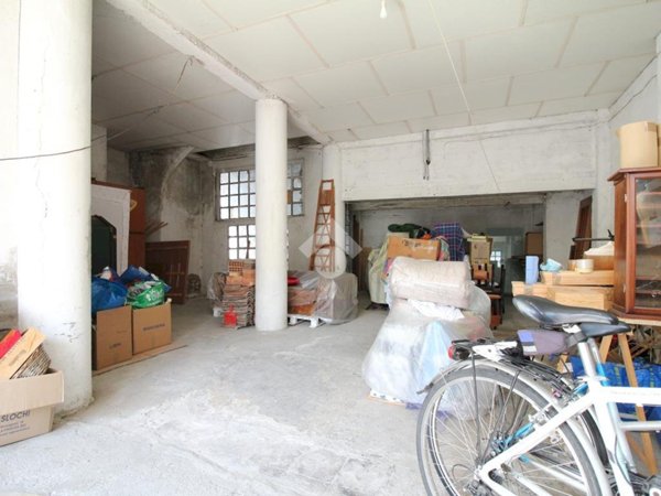 locale di sgombero in vendita a Bologna in zona Santa Viola