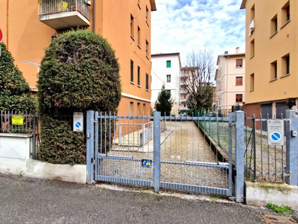 locale di sgombero in vendita a Bologna in zona Borgo Panigale