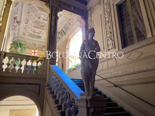 appartamento in vendita a Bologna in zona Santo Stefano