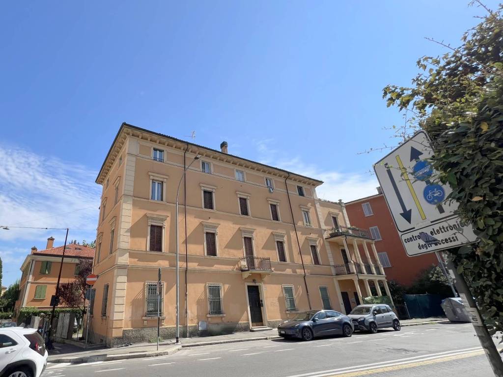 appartamento in vendita a Bologna in zona Saffi