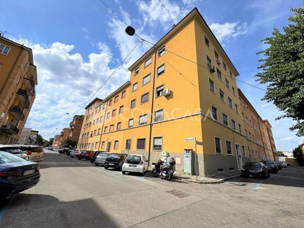 appartamento in vendita a Bologna in zona Saffi