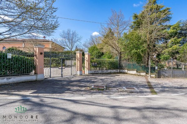 casa indipendente in vendita a Bologna in zona Savena