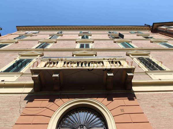 appartamento in vendita a Bologna in zona Santo Stefano