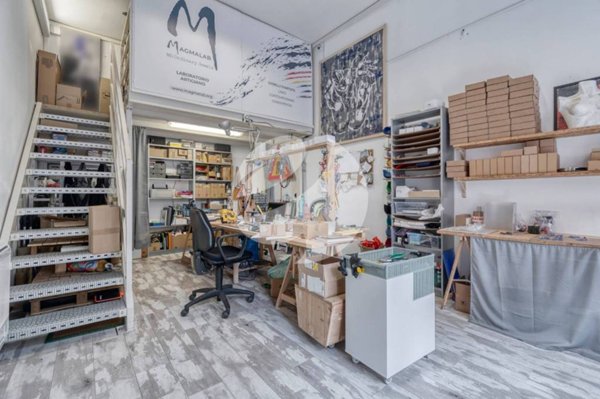 negozio in vendita a Bologna in zona Saragozza