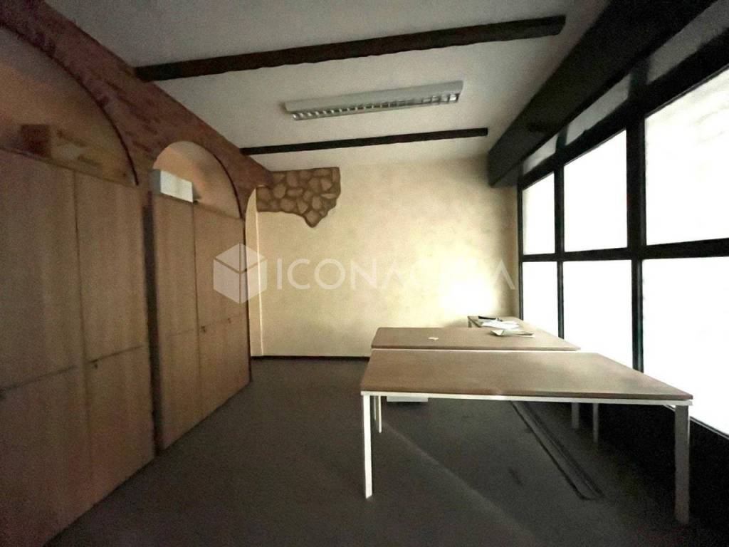 negozio in vendita a Bologna in zona Corticella
