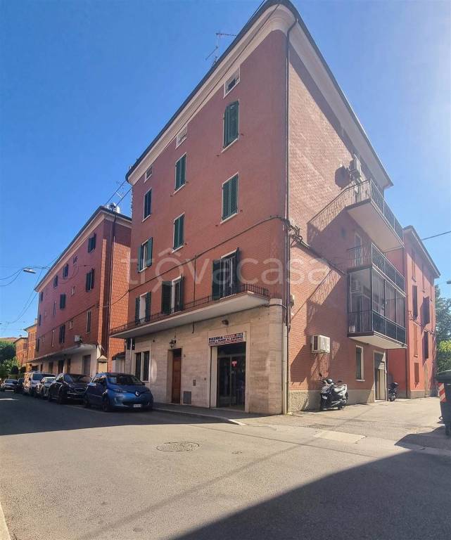 appartamento in vendita a Bologna in zona Saragozza