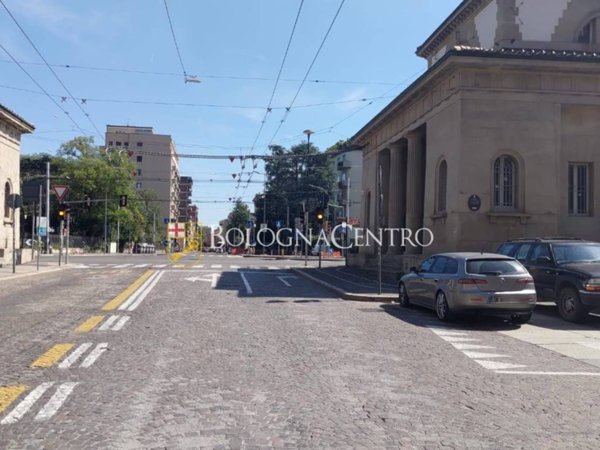 appartamento in vendita a Bologna in zona Santo Stefano