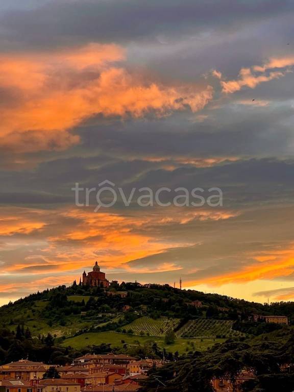 appartamento in vendita a Bologna in zona Reno