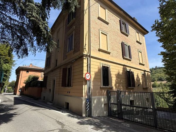 appartamento in vendita a Bologna in zona Colli