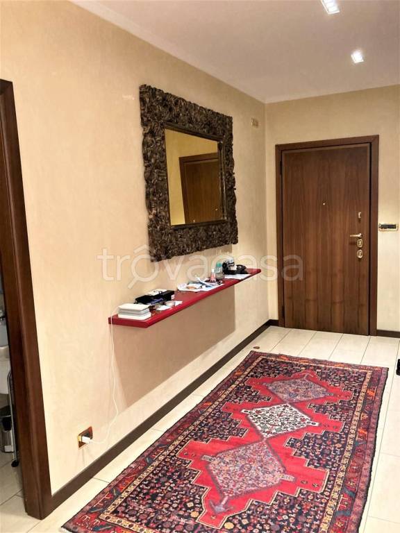 ufficio in vendita a Bologna in zona Santo Stefano