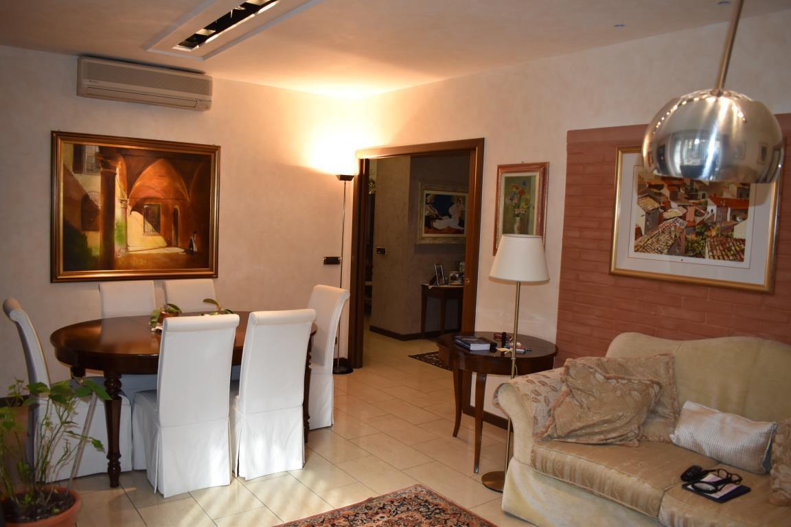 appartamento in vendita a Bologna in zona Santo Stefano