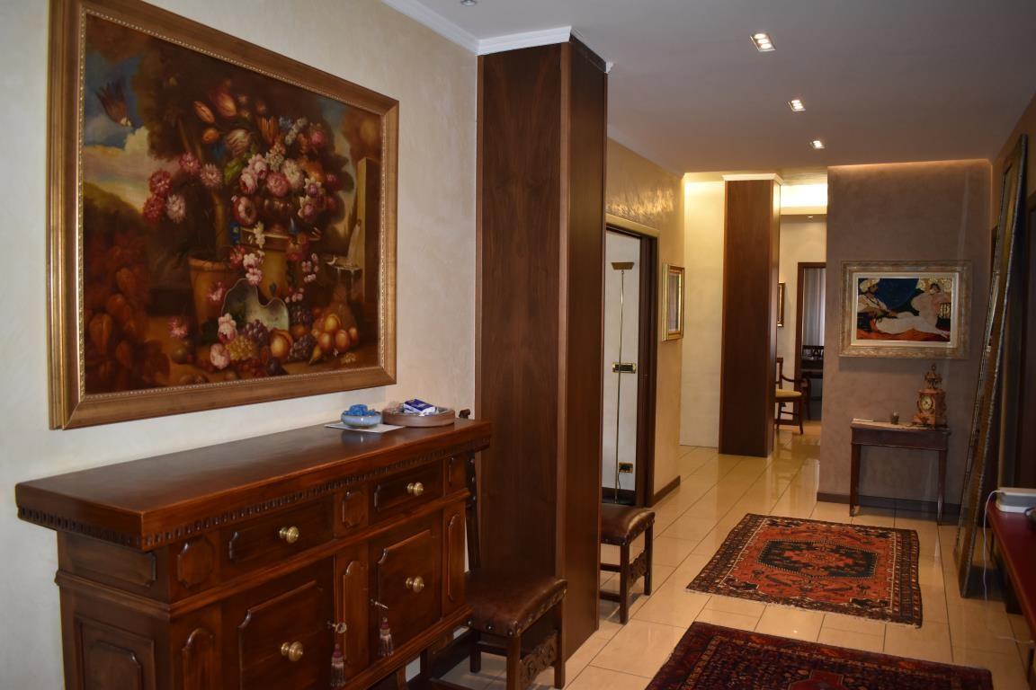 appartamento in vendita a Bologna in zona Santo Stefano