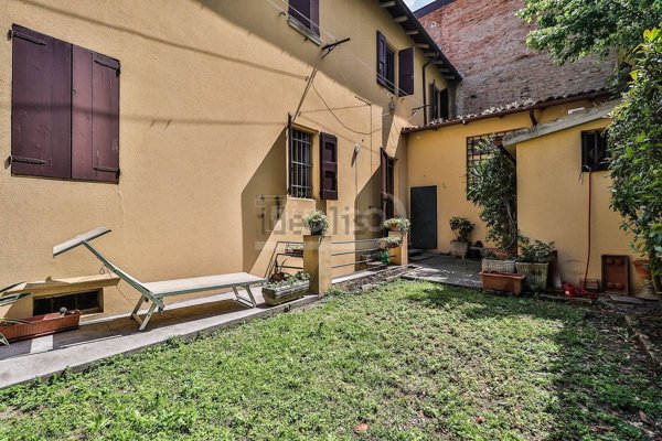 appartamento in vendita a Bologna in zona Andrea Costa