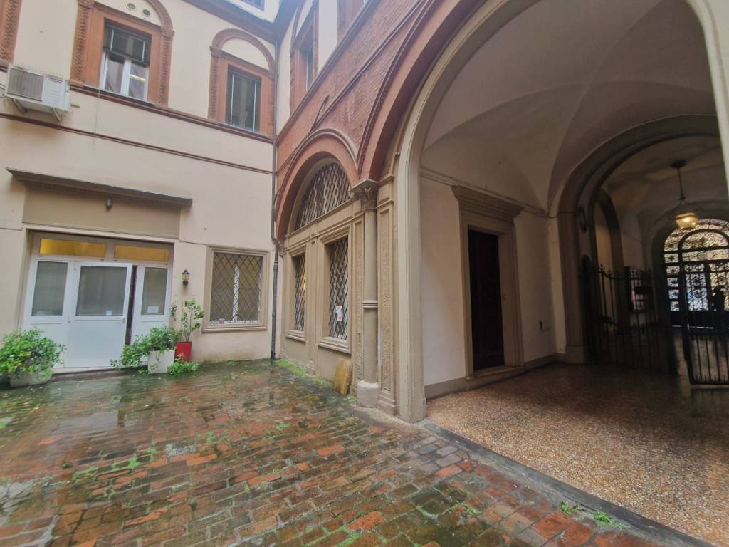 appartamento in vendita a Bologna in zona Centro Storico