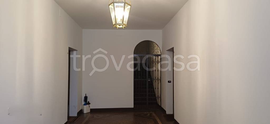locale commerciale in vendita a Bologna in zona Centro Storico