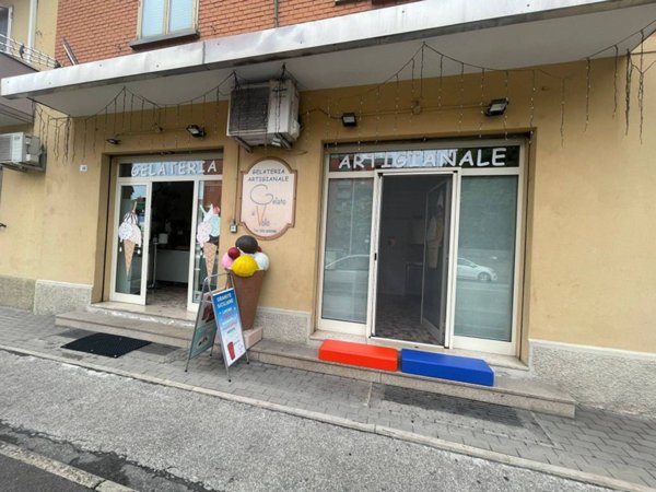 negozio in vendita a Bologna in zona Borgo Panigale