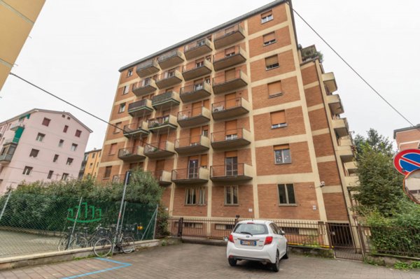 appartamento in vendita a Bologna in zona Saragozza