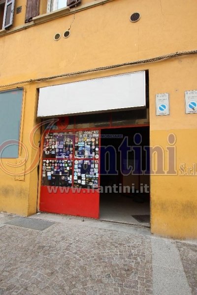 negozio in vendita a Bologna in zona Reno