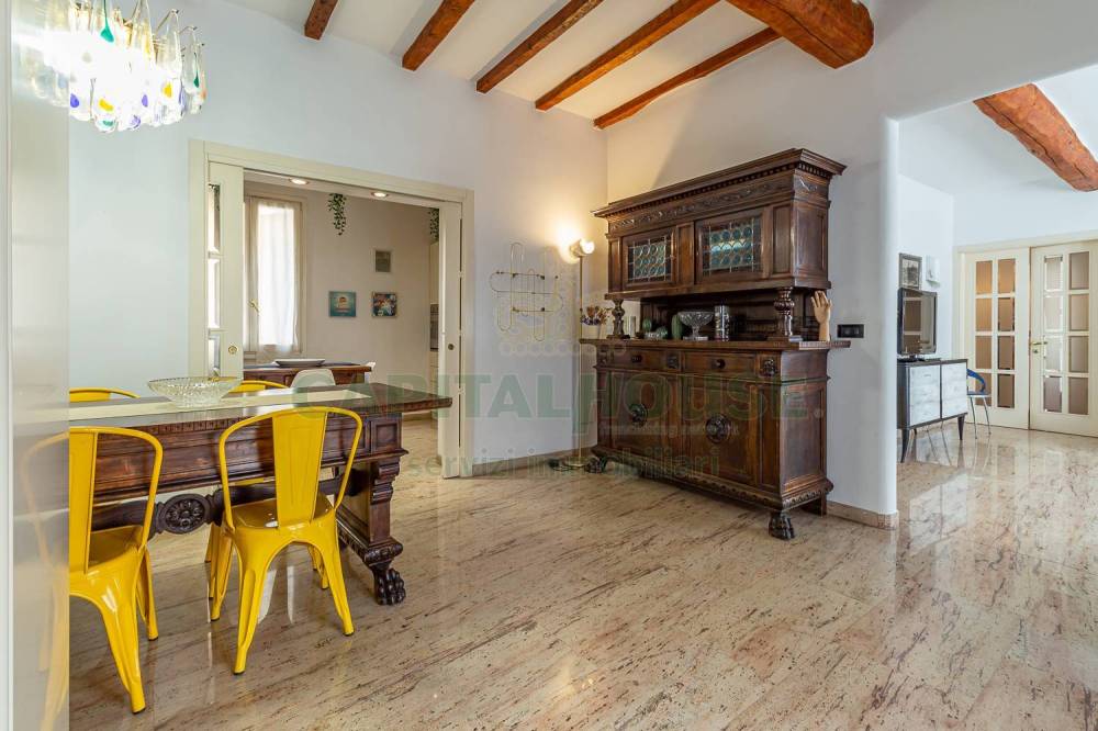 appartamento in vendita a Bologna in zona Santo Stefano